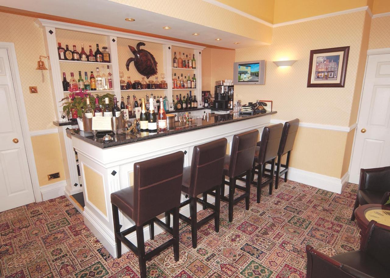 Buckingham'S Hotel Chesterfield Extérieur photo