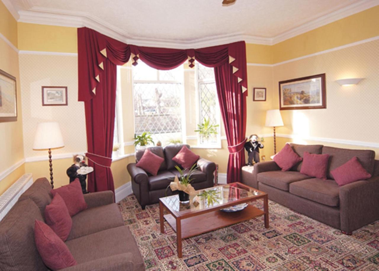 Buckingham'S Hotel Chesterfield Extérieur photo